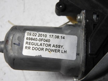 TOYOTA VERSO 09-13 ZVEDÁK OKNO LEVÝ ZADNÍ 69840-0F040