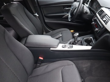 BMW Seria 3 F30-F31-F34 Limuzyna 2.0 318d 143KM 2013 BMW 3 318 d, Navi, Xenon, Bi-Xenon, Klima, zdjęcie 8