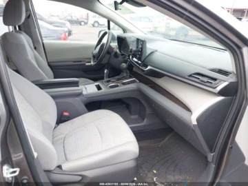 Toyota Sienna III 2022 Toyota Sienna LE 2022 2.5L 2.5 Hybryda 189KM, zdjęcie 9