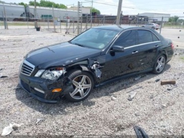 Mercedes Klasa E W212 2010 Mercedes-Benz Klasa E 63 AMG 2010 6.3l 6.3 Benzyna 518KM, zdjęcie 1