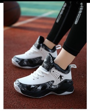Детские баскетбольные кроссовки, спортивная обувь 39 размера.