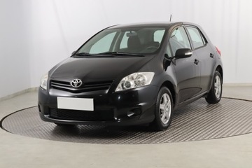 Toyota Auris II Hatchback 5d Dual VVT-i 100 99KM 2013 Toyota Auris 1.3 Dual VVT-i, Salon Polska, Klima, zdjęcie 1