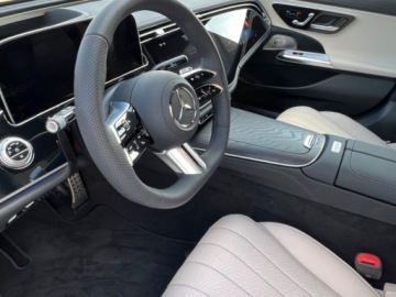 Mercedes Klasa E W214 Sedan 2.0 220d 197KM 2025 E Klasa 220 d 4-Matic AMG 2.0 (197KM) 2025, zdjęcie 11