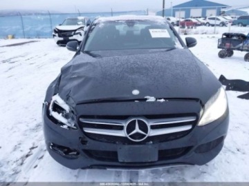 Mercedes Klasa C W205 2016 Mercedes-Benz Klasa C 2016 MERCEDES-BENZ C 300 4MATIC 2.0 Benzyna 241KM, zdjęcie 6