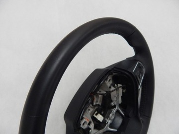 Toyota Avensis III Lift — оригинальный кожаный руль