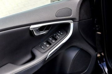 Volvo V40 II 2019 Volvo V40 2.0 T2 122KM RDesign Panorama Skóra, zdjęcie 12