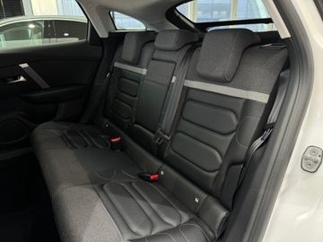 Citroen C4 III SUV 1.2 PureTech 130KM 2022 Citroen C4 Shine / HUD / Nawigacja / Kamera / CarP, zdjęcie 11