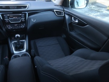 Nissan Qashqai II Crossover 1.6 dCi 130KM 2015 Nissan Qashqai 1.6 dCi, Salon Polska, Klima, zdjęcie 7