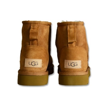 Botki zimowe zamszowe UGG W Classic Ultra Mini II