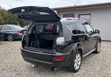 Mitsubishi Outlander II 2.0 DID DOHC 140KM 2009 Mitsubishi Outlander 4x4 7 osobowy 2.0 Diesel 140KM, zdjęcie 4