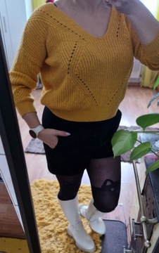 Żółty krótki luźny wyszczuplajacy sweter Mohito xs