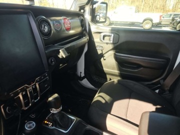 Jeep Gladiator 2020 Jeep Gladiator Sport S Short Bed 2020 3.6 Benzyna 285KM, zdjęcie 11