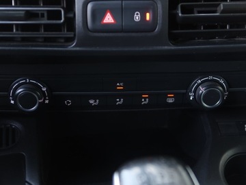 Citroen Berlingo III Osobowy M 1.2 PureTech 110KM 2019 Citroen Berlingo 1.2 PureTech, Salon Polska, zdjęcie 12