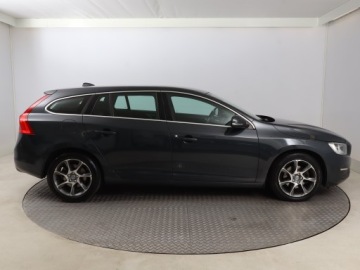 Volvo V60 I Kombi Facelifting 2.0 D2 DRIVE-E 120KM 2015 Volvo V60 D2 2.0, Serwis ASO, Skóra, Navi, Xenon, zdjęcie 5