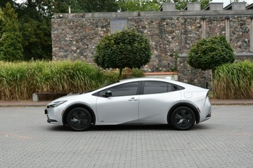 Toyota Prius V (XW60) 2024 Toyota Prius AWD 2.0Hybrid 223KM 2024r. 4x4 FullLE, zdjęcie 4