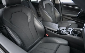 BMW Seria 5 G30-G31 Touring 520d 190KM 2020 BMW Seria 5 2,0D 190 KM X-DRIVE Full Led Nawigacja SPORT-LINE 2.0 Diesel, zdjęcie 22