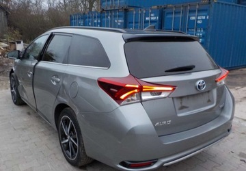Toyota Auris II 2018 Toyota Auris Okazja 1.8 Hybryda 100KM, zdjęcie 10