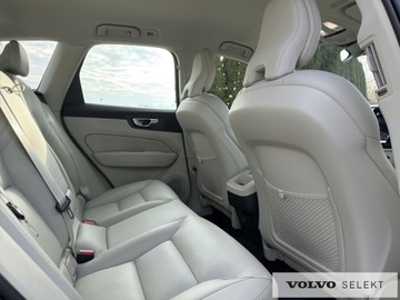 Volvo XC60 II 2022 Volvo XC 60 XC60 B4 B Plus Dark aut, Pakiet Climat, zdjęcie 14