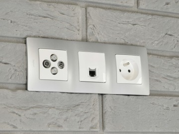 Legrand NILOE Одинарная белая рамка 665001
