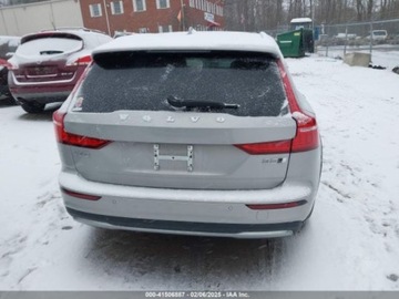 Volvo V60 II  2023 Volvo V60 Cross Country B5 Ultimate 2023 2.0l 2.0 Benzyna 247KM, zdjęcie 4
