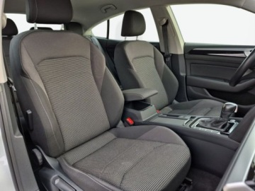 Volkswagen Arteon Fastback Facelifting 2.0 TSI 190KM 2021 Volkswagen Arteon Salon Pl Bogata wersja Virtual Grzana tylna kanapa 2.0, zdjęcie 14