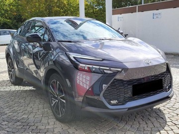 Toyota C-HR II SUV 1.8 Hybrid 140KM 2025 Od ręki - Executive 1.8 Hybrid 140KM | Podgrzewane fotele!, zdjęcie 2