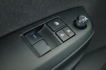 Toyota Yaris IV Hatchback 1.5 Dynamic Force 125KM 2022 Toyota Yaris 1.5 VVT-i, Salon Polska, zdjęcie 15