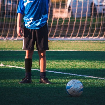 1 ПАРА ЛЕГКИХ ФУТБОЛЬНЫХ МЯЧЕЙ ДЛЯ ВЗРОСЛЫХ, ИСПОЛЬЗУЕМЫХ НА ИКРЕНАХ