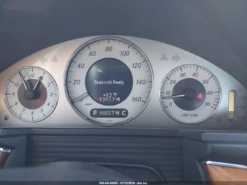 Mercedes Klasa E W212 2009 Mercedes-Benz Klasa E 550 2009 5.5 Benzyna 382KM, zdjęcie 8