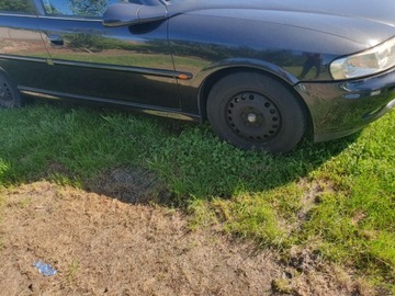 MASKA MŘÍŽKA CHRÓM OPEL VECTRA B ORIGINÁLNÍ ROK2001 Z298 1.6 KOMBI