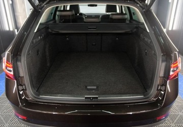 Skoda Superb III Kombi 1.8 TSI 180KM 2016 Skoda Superb Skory_Naglosnienie Canton_Panoramiczny dach 1.8 Benzyna, zdjęcie 8