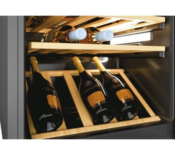 Холодильник для вина Candy CWC 200 EELW/N, класс энергоэффективности G, отдельно стоящий,