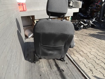 DACIA DUSTER II 2018 SEDADLO ŘIDIČE LEVÝ Z ULOŽENÍ OPĚRADLEM EVROPA