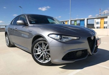 Alfa Romeo Giulia II Sedan Facelifting 2.0 Turbo 280KM 2020 Alfa Romeo Giulia Alfa Romeo Giulia 2.0 Turbo ...