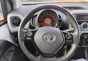 Toyota Aygo II Hatchback 5d 1.0 VVT-i 69KM 2017 Toyota Aygo 122017r, 1.0 Benzyna. Uszkodzony przod i lewy bok. Jezdzi., zdjęcie 9