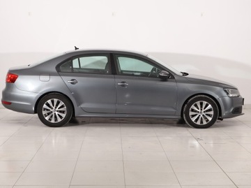 Volkswagen Jetta VI Sedan 1.6 TDI CR DPF 105KM 2011 VW Jetta 1.6 TDI, Klima, Klimatronic, Parktronic, zdjęcie 5