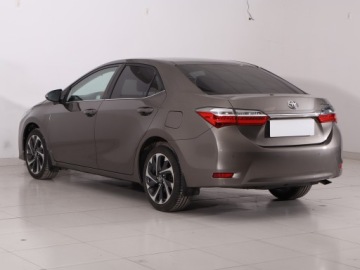 Toyota Corolla XI Sedan 1.6 Valvematic 132KM 2016 Toyota Corolla 1.6 Valvematic, Salon Polska, zdjęcie 3