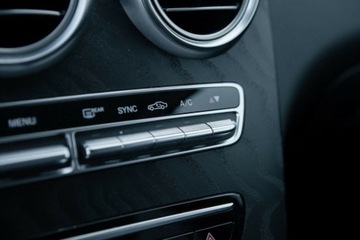 Mercedes GLC C253 SUV Facelifting 2.0 200d 163KM 2020 Mercedes-Benz GLC 200d 4Matic Salon PL Autotrade Mercedes-Benz 2.0, zdjęcie 28