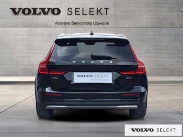 Volvo V60 II  Cross Country Facelifting 2.0 B4 197KM 2023 Volvo V60 Cross Country V60 CC Plus B4 D AWD aut,, zdjęcie 4