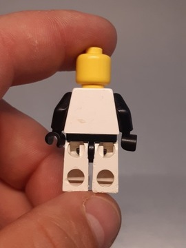 LEGO Space Blacktron 6851 Tri-Wheeled Tyrax ( nr. 2 )