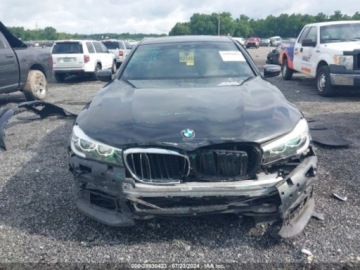 BMW Seria 7 G11-G12 2017 BMW Seria 7 2017r., 4x4, 3.0L 3.0 Benzyna 320KM, zdjęcie 4