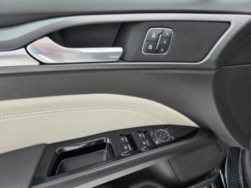 Ford Mondeo V Liftback 1.5 EcoBoost 160KM 2017 FORD MONDEO 1.5l 160KM*TITANIUM Salon PL Serwisowany w ASO 1 Właściciel, zdjęcie 7