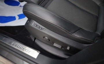 Peugeot 3008 II Plug-In Hybrid Facelifting 1.6 HYBRID 225KM 2021 Peugeot 3008 Peugeot 3008 225 e-EAT8 GT 1.6 Hybryda Plug-in 225KM, zdjęcie 11