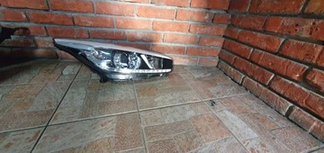 KIA CEED II LAMPA PRAWA PRZÓD LED