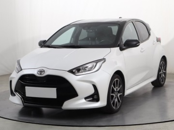 Toyota Yaris IV Hatchback 1.5 Dynamic Force 125KM 2021 Toyota Yaris 1.5 VVT-i, Salon Polska, zdjęcie 1