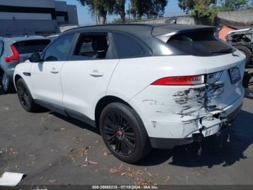 Jaguar F-Pace 2019 Jaguar F-Pace 2019 Jaguar F-PACE 25t Premium AWD 2.0 Benzyna 247KM, zdjęcie 2