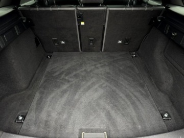 Land Rover Range Rover Velar SUV 2.0 Si4 250KM 2019 Land Rover Range Rover VELAR R DYNAMIC S P250, zdjęcie 30