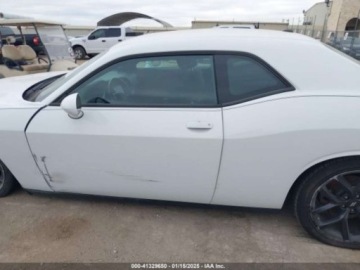 Dodge Challenger III 2022 Dodge Challenger 2022r., SXT, od ubezpieczalni 3.6 Benzyna 303KM, zdjęcie 3