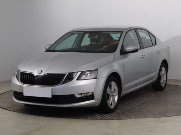 Skoda Octavia III Liftback Facelifting 2.0 TDI 150KM 2018 Skoda Octavia 2.0 TDI, Salon Polska, DSG, VAT 23%, zdjęcie 1