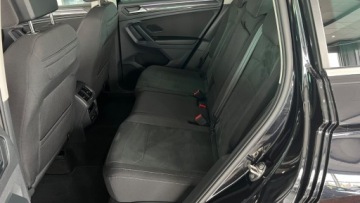 Volkswagen Tiguan II SUV Facelifting 2.0 TDI 150KM 2022 Volkswagen Tiguan Kamera Nawigacja Full LED Elektryczna klapa MOZLIWA ZAMI, zdjęcie 26